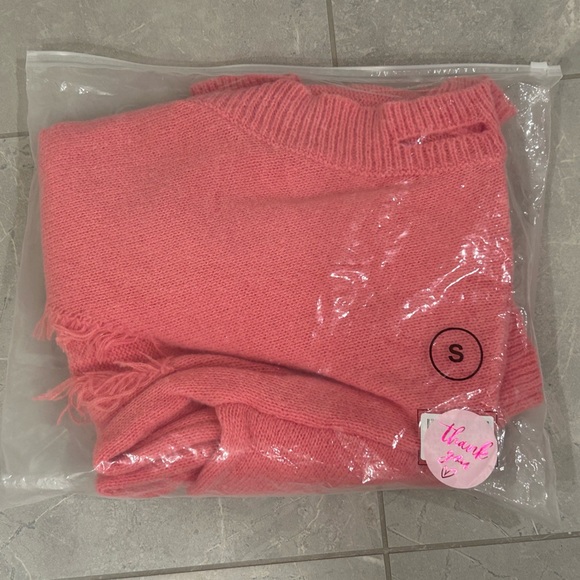 NWT Boutique Brand Chunky Oversized Distressed Sweater - Picture 9 of 9